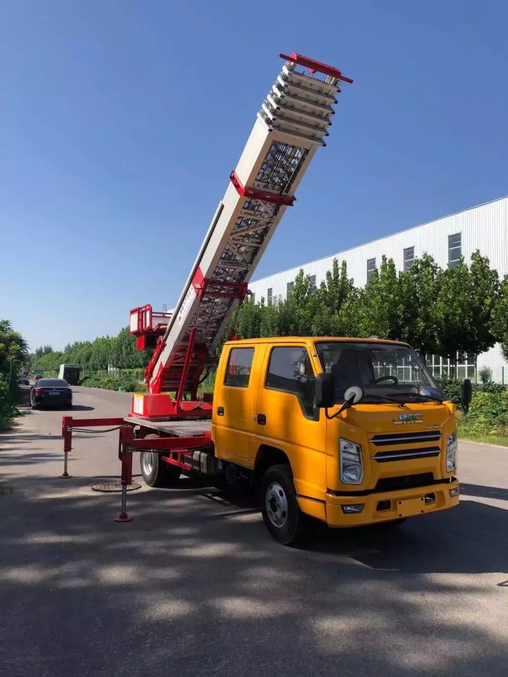 滁州南谯附近的云梯车出租服务：轻松解决高空作业需求